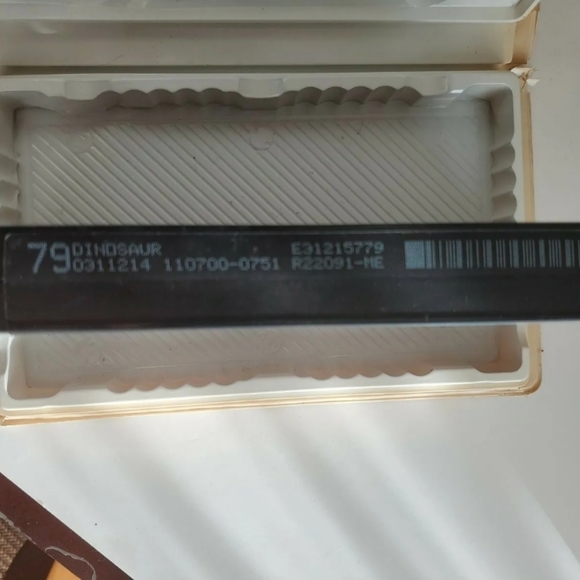 Walt Disney's Dinosaur (VHS, 2001) - Picture 4 of 5